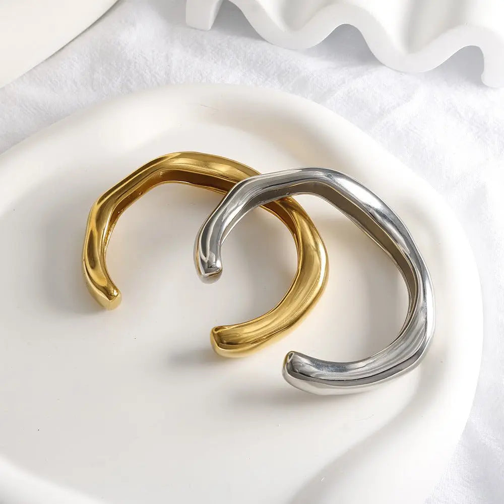 Fashion Women's Simple Glossy Curved C- Shaped Bracelet Advibe Studio