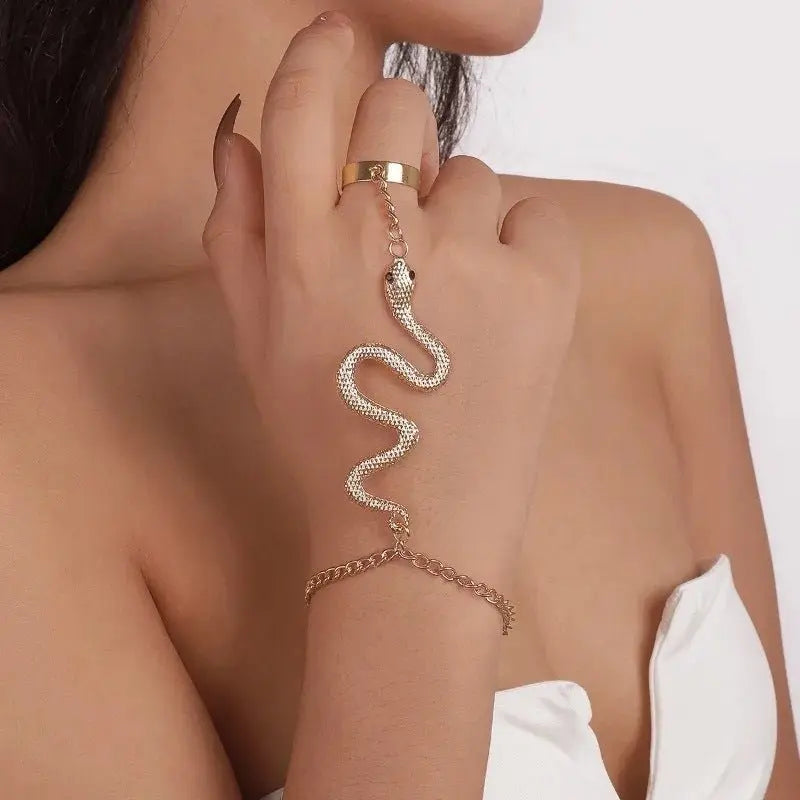 Simple Personality Irregular Alloy Serpentine Finger Chain Advibe Studio
